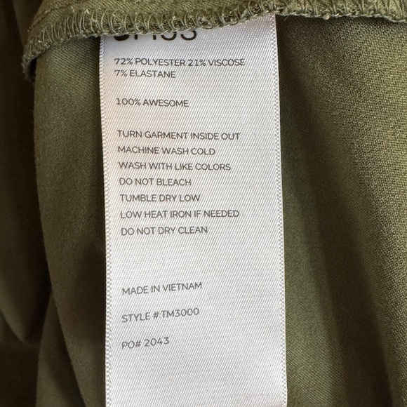 Figs Chisec Three-Pocket Scrub Top, Olive Green, Size L - Picture 7 of 7